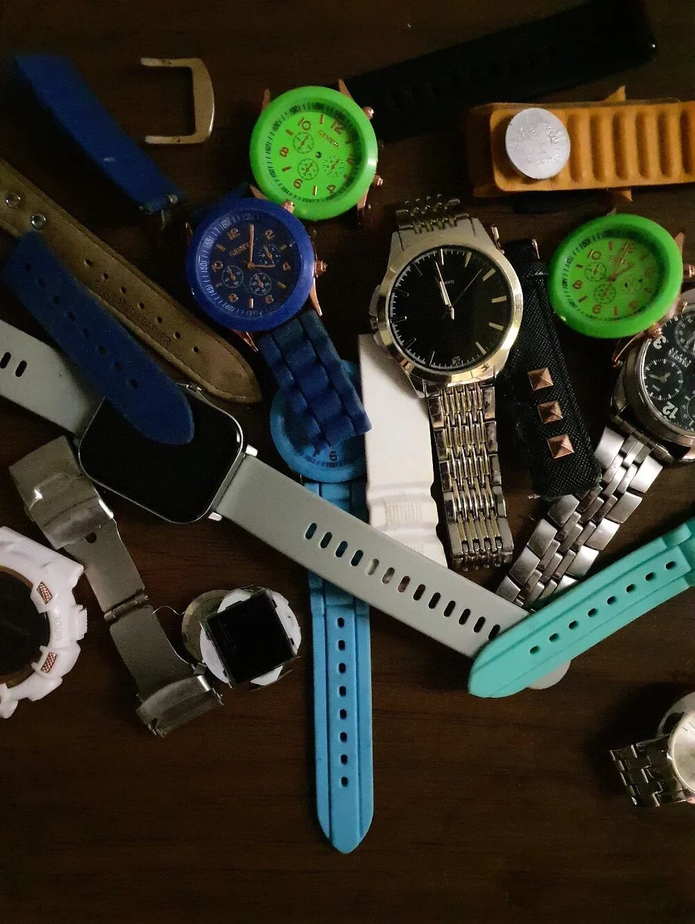 Lot Of Assorted Watches For Parts Or Repair
